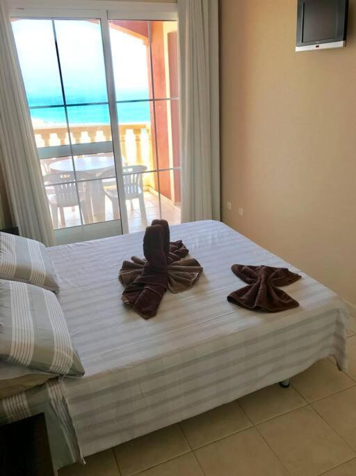 Front With Stunning Ocean Views! Appartement