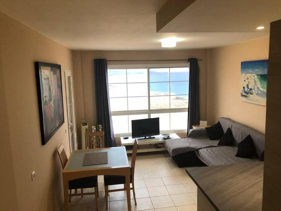 Appartement Front With Stunning Ocean Views!